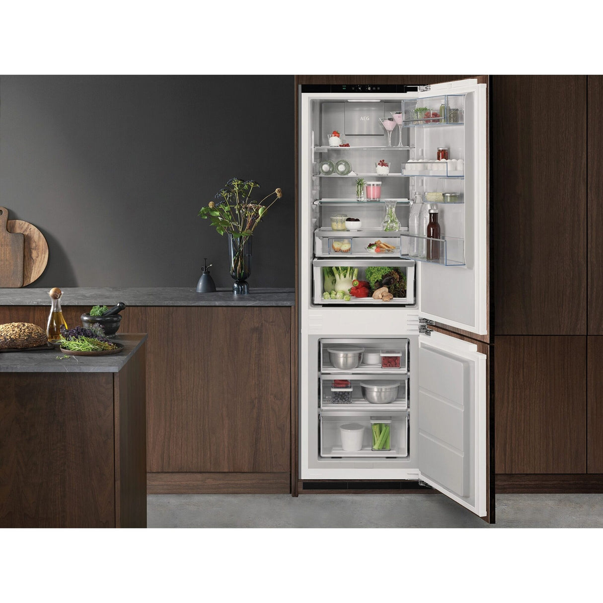 AEG - Built-in Fridge/Freezer combinations, No Frost - TSC8M189DC
