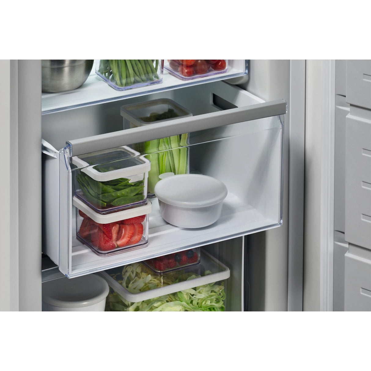 AEG - Built-in freezer, no frost. 204L, Electronic touch controls - OAB7N18CDF