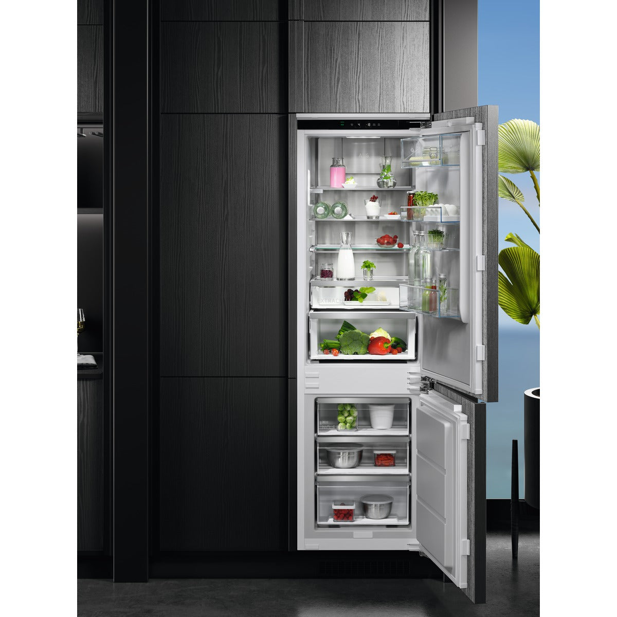 AEG - Built-in Fridge/Freezer combinations, No Frost - TSC8M189DC