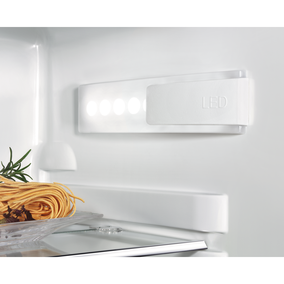 AEG Built-in Fully Fridge, 310 L - SKE81811DC